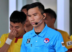 HLV Phạm Minh Đức: Trọng tài Vũ Phúc Hoan quá kém, cần phải đi học thêm