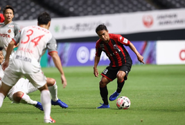 Chanathip chấn thương nặng, người Thái đứng ngồi không yên