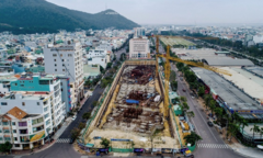Công trình nghìn tỷ giữa phố xây không phép, lãnh đạo nói không biết