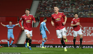Kết quả Ngoại Hạng Anh: Đối thủ phản lưới, Man Utd nhọc nhằn thắng West Ham