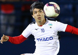 HLV Kiatisak đang tạo ra Công Phượng 'phiên bản đặc biệt'?