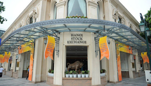 Ba doanh nghiệp đầu tiên tự nguyện chuyển từ HOSE sang HNX
