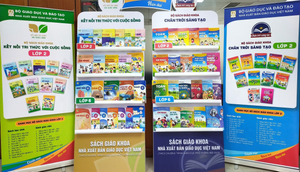 SGK 'biến mất': Nhà xuất bản nói hợp nhất, chủ biên khẳng định sách bị loại bỏ