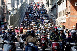 Báo Nhật: Xe xăng gây ô nhiễm không khí tại Việt Nam