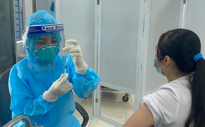 Hơn 30.000 người tiêm vaccine COVID-19, 44 tỉnh chuẩn bị tiêm đợt 2