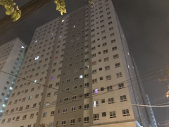 Hai cô gái rơi lầu chung cư ở TP.HCM