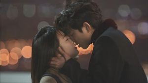 Loạt bí mật 'động trời' phía sau cảnh hôn lãng mạn trên màn ảnh Hàn Quốc