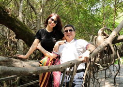 Ảnh: Nhan sắc tuổi 43 của bạn gái NSƯT Chí Trung 