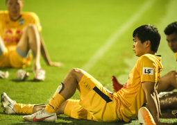 Công Phượng 'lặn mất tăm' trên sân khách, HAGL khó vượt ải Viettel