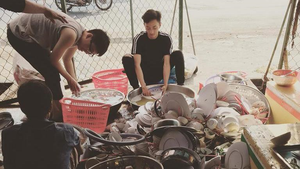 Lần đầu ra mắt, thanh niên chơi lớn quyết giành rửa hơn chục mâm bát đĩa