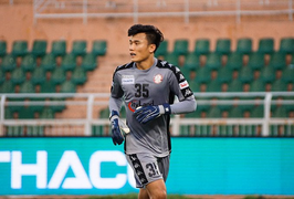 Vì sao HLV Polking tiếp tục loại thủ môn Bùi Tiến Dũng khỏi đội hình chính? 