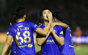 Thắng đậm CLB TP.HCM, Hà Nội FC tạm chiếm ngôi đầu bảng V-League
