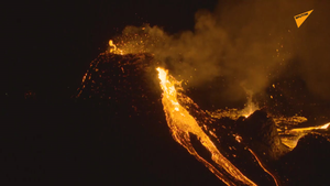 Video: Khoảnh khắc núi lửa phun trào ở Iceland nhìn từ trên cao