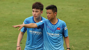 Trợ lý HLV Park Hang Seo bắt kẻ gian