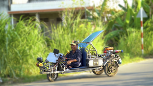 Video: 'Siêu xe' tự chế có một không hai của người đàn ông khuyết tật