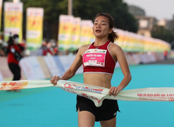 Nguyễn Thị Oanh vô địch cự ly 5km nữ tuyển Tiền Phong Marathon