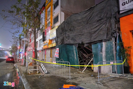 Sập giàn giáo ở Hà Nội, một người mắc kẹt trong đống đổ nát