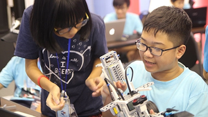 Học sinh nghiên cứu khoa học chuyên sâu như tiến sĩ: Đam mê hay bị ép buộc?