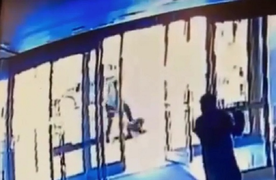 Người phụ nữ gốc Á bị tấn công dã man ở New York, nhân chứng làm ngơ