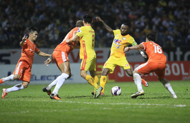 Chủ tịch CLB Thanh Hoá: HLV Petrovic đề nghị loại Hoàng Vũ Samson khỏi đội chính