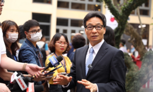 Phó Thủ tướng Vũ Đức Đam: 'Sức khỏe của ai cũng quý như nhau'