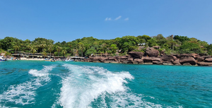 Du lịch biển hút khách