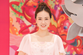 Vợ kém 15 tuổi của NSND Công Lý ngày càng xinh đẹp