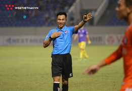 Treo còi trọng tài không phạt thẻ đỏ cầu thủ Hà Nội FC