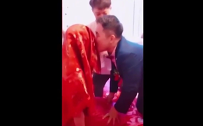 Clip: Chú rể tá hóa khi biết cô dâu là đàn ông