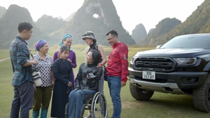 Lân 'Xe lăn' và hành trình tìm lại đam mê tuổi trẻ cùng Ford Ranger Raptor