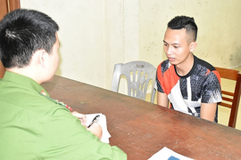 Tài xế hất cảnh sát lên nắp ca pô rồi bỏ chạy