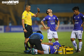 Hà Nội FC lần đầu thua Viettel: Bầu Hiển khó chịu, Quang Hải ngửa mặt than trời