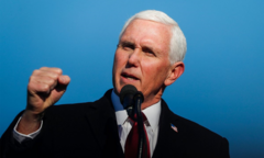 Cựu Phó Tổng thống Mike Pence viết hồi ký