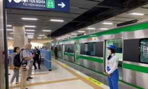 Tàu Cát Linh-Hà Đông chạy từ 5h sáng đến 23h đêm, giá vé cao nhất 15.000 đồng