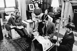 Hoàng thân Philip: Thích làm việc nhà, từng mua máy giặt cho Nữ hoàng Elizabeth