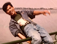 'Khai quật' ảnh thời trẻ, NTK Tiến Lợi tiết lộ mốt thời trang 30 năm trước