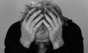 Người bị đau đầu nên kiêng thực phẩm nào?