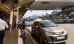 Trước 30/4, sân bay Tân Sơn Nhất phải lắp thêm 3 thang máy tại nhà xe