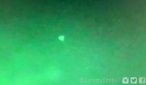 Loạt vật thể bay bí ẩn vờn chiến hạm Mỹ