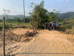 Người dân Huế lập hàng rào chặn thi công cao tốc Cam Lộ - La Sơn