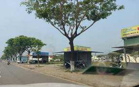 Đà Nẵng tháo dỡ lều quán, ki-ốt giao dịch bất động sản trái phép