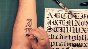 Là học sinh thì không có quyền được xăm hình?