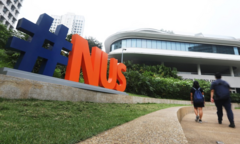 Nam sinh bị đuổi học vì quay lén bạn nữ