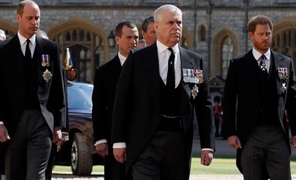 Hoàng tử Harry và anh trai William hội ngộ trong đám tang ông nội