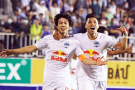 3 lần Công Phượng vào sân từ ghế dự bị, HAGL đều ghi bàn và chiến thắng