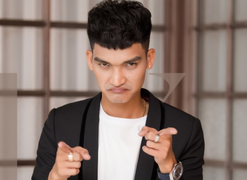 Mạc Văn Khoa: Tôi không thể hóa thân thành nam thần được