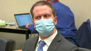 Cảnh sát ghì chết George Floyd bị kết án, Biden gọi điện cho gia đình nạn nhân