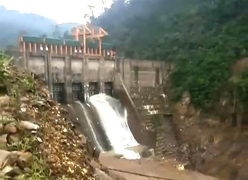 Xả lũ cuốn trôi 28 bộ hài cốt, thuỷ điện Thượng Nhật đền bù dân 100 triệu đồng