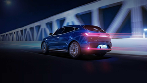 'Soi' ô tô đầu tiên của Huawei vừa ra mắt