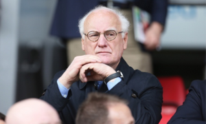 Ngoại Hạng Anh trừng phạt các CLB gia nhập Super League